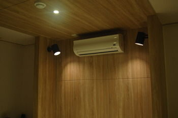 Others 5, 64 Inn Hotel, Jung