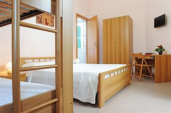 Others 2, Sporting Hotel Stella Maris, Oristano