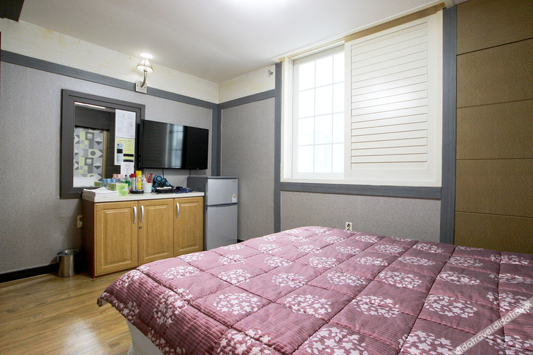 Bedroom 2, Ulleung Hwangje Hotel, Ulleung