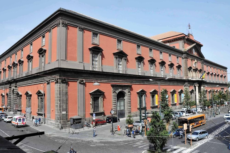 Others 4, Soave Rooms, Napoli