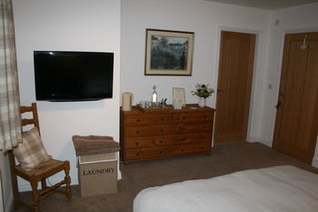 Others 5, Tarskavaig B&B, Fife