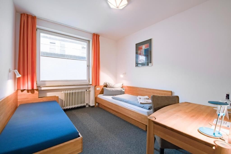 Room 5, Caritas-Pirckheimer-Haus, Nürnberg