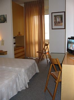 Others 2, Hotel Colibri, Lecce