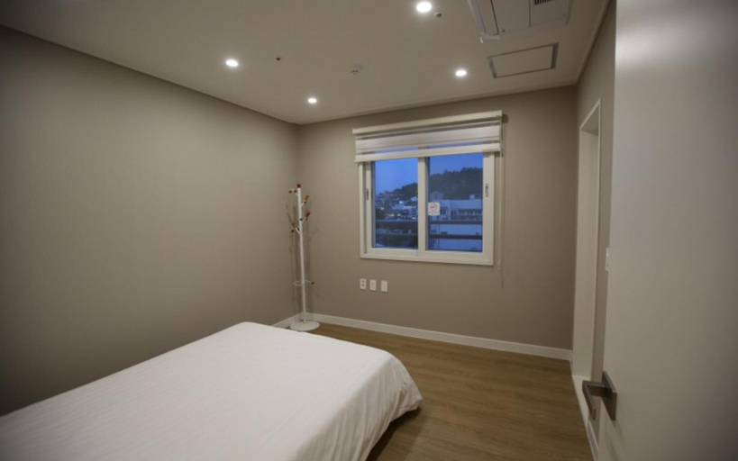Bedroom 3, Yeosu Sun Beach Pension, Yeosu