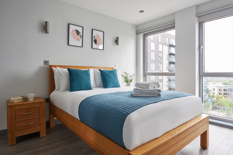 Bedroom 2, Wembley Stadium by Viridian Apartments, London