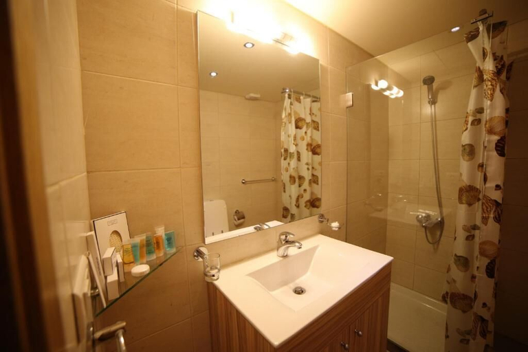 Bathroom 5, Sea Valley Suites, Jubail