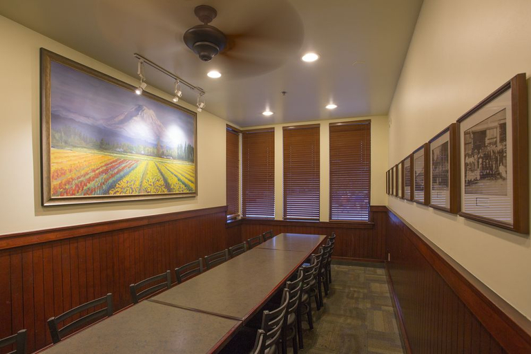 Food & Drinks, Red Lion Hotel & Conference Center Seattle Renton, King