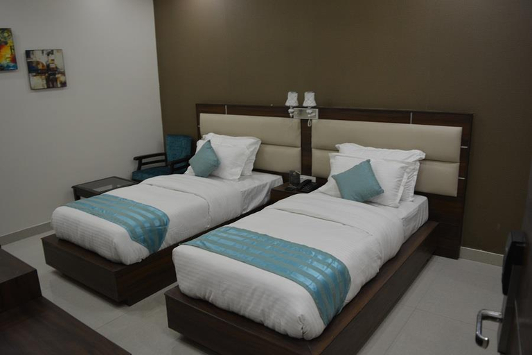 Others 2, Hotel Dolives, Panipat