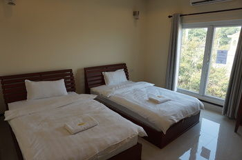 Others 5, Xaychaleurn Hotel, Vientiane