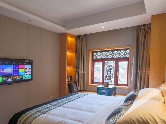 Others 3, The 5th Meteorite Grace Hotel, Dêqên Tibetan
