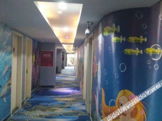 Others 3, Moon Hotel, Mianyang