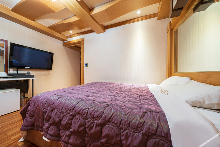 Bedroom 3, Gongju Hotel del Luna, Gongju