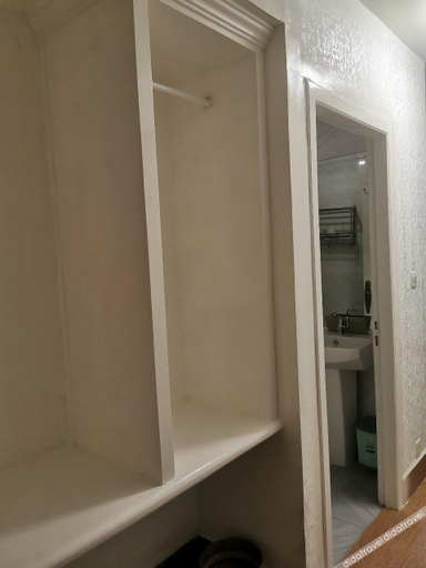 Bathroom 3, Sovanphum Riverside Hotel, Phnom Penh