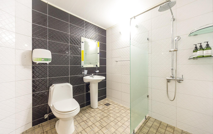 Bathroom 5, Yeosu Hotel Sixty, Yeosu