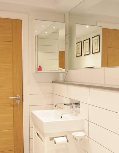 Room 2, Beachfront Penthouse 4 Bedroom in Hythe, Kent