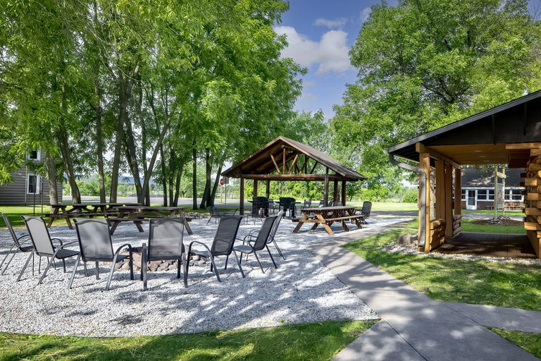Food & Drinks, Big River Escape Riverside Cabins, Buffalo
