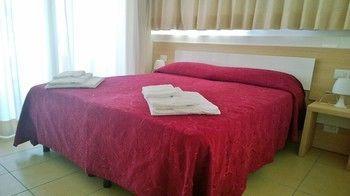 Others 5, Hotel Tritone, Rimini