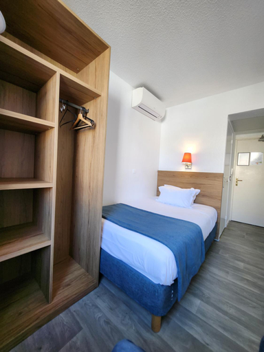 Bedroom 3, Hotel Alize, Alpes-Maritimes