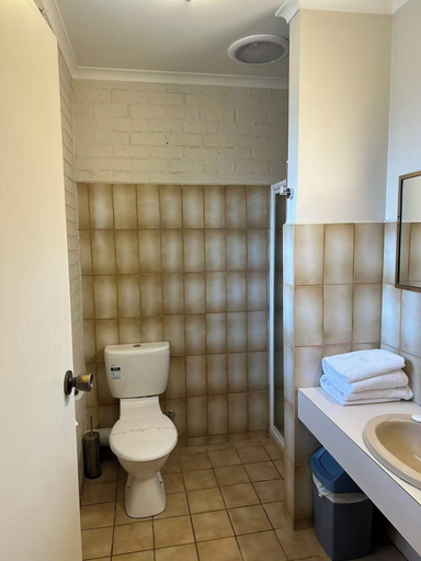 Bathroom 3, Begonia City Motor Inn, Ballarat - South