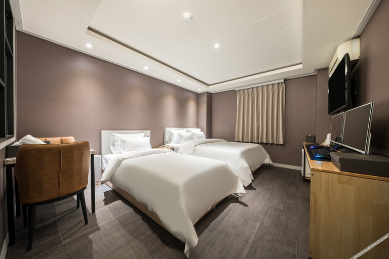 Others 5, Goyang Ilsan Wondang No. 25, Goyang
