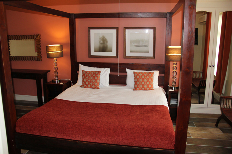 Others 5, Oriel Hotel, Denbighshire