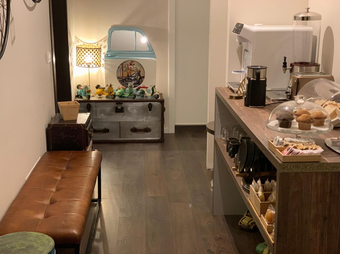Food & Drinks 4, Suite Lame 37, Bologna