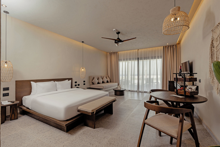 Bedroom 3, SENTIDO Naga Bay, Safaja
