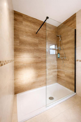Bathroom, Derrynane Bay House