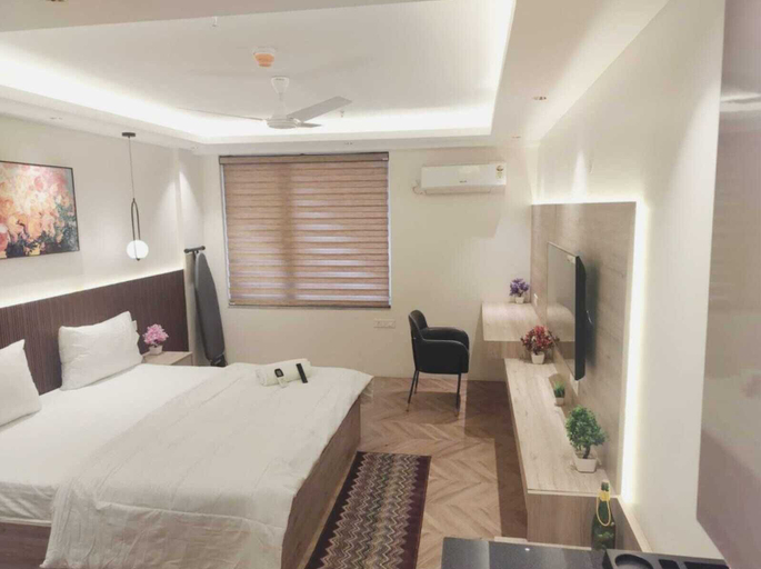 Others 5, Hotel Del Luna, Gautam Buddha Nagar