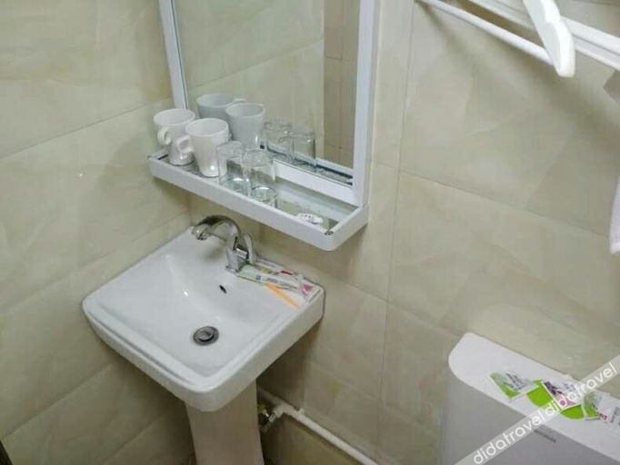 Bathroom 3, Qingjuke Apartment (Shenzhen North Railway Station Branch), Shenzhen