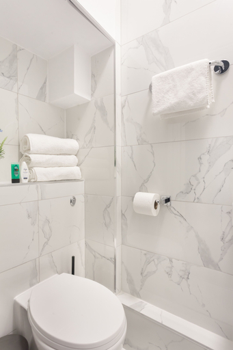 Bathroom 3, City Apartments Kings Cross, London