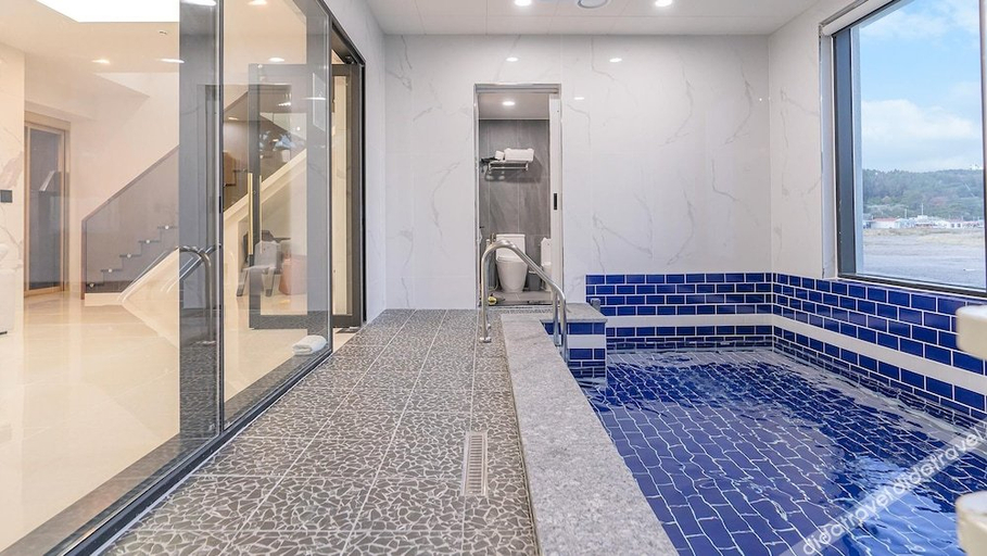 Bathroom 5, Pohang The Elite Kids Pool Villa, Pohang