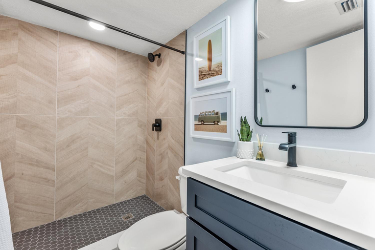 Bathroom 4, Paradise Beach Club - Oceanfront Ground Floor Condos with Heated Pool Pets Welcome, Brevard