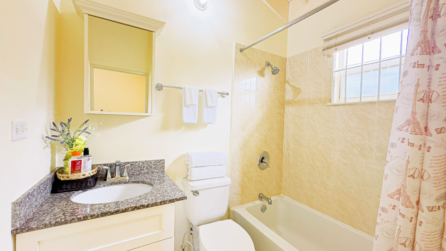 Bathroom 3, Jhadano Villa 3BR Pool Shuttle 3 Mins to Beach