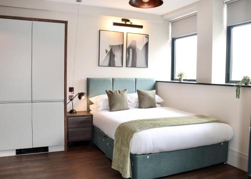 Others 3, Vive Hotel, East Sussex