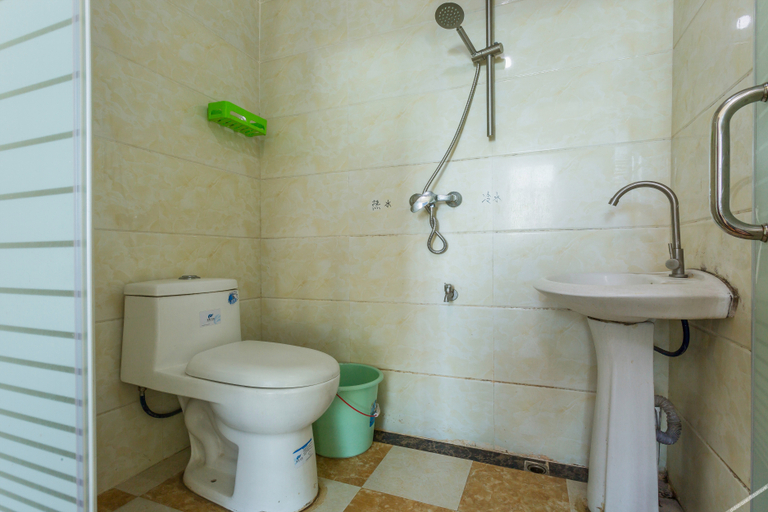 Bathroom 2, Fuhua Cards Hostel, Guangzhou