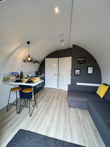 Room 2, Newmore Highland Pods, Highland