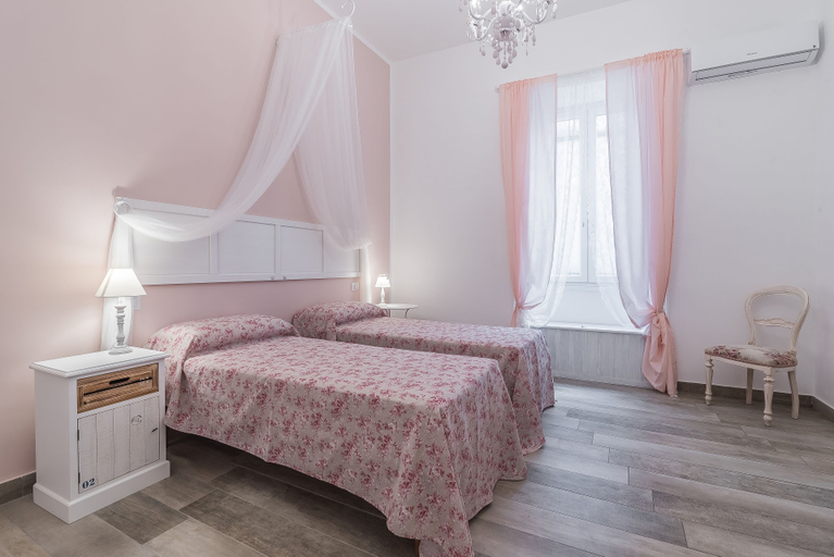 Bedroom 3, Le Villanelle B&B, Napoli