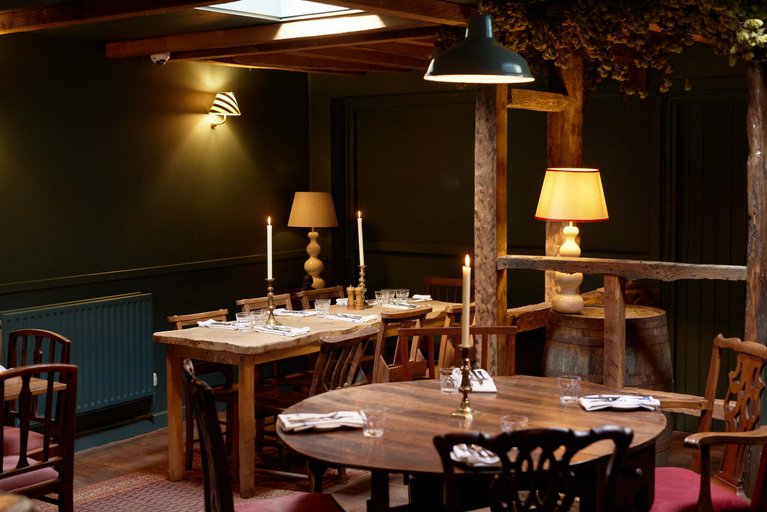 Food & Drinks 4, The Queen's Head, Wiltshire