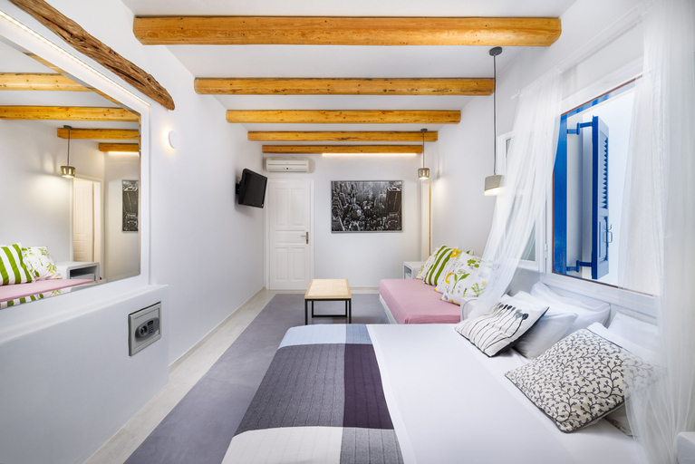 Others 3, Ios Resort, South Aegean