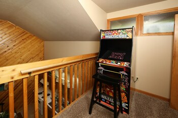 Game Room, Divine Escape - Two Bedroom Chalet, Sevier