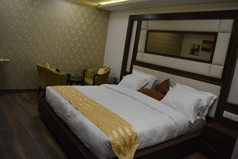 Others 3, Hotel Dolives, Panipat