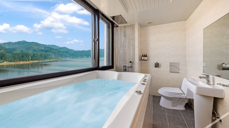 Bathroom 3, Gapyeong Rondavill Pension, Gapyeong