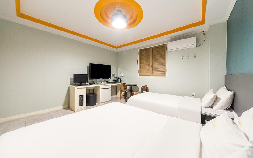 Bedroom 3, Yeosu Hotel Sixty, Yeosu