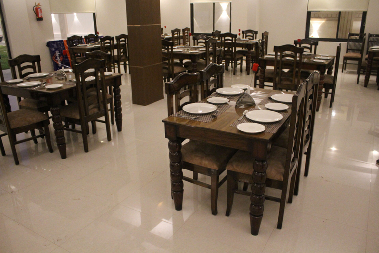 Food & Drinks 5, Shriji Hotel, Dehradun