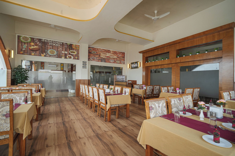 Food & Drinks 4, Rockwood Resort, Sirmaur