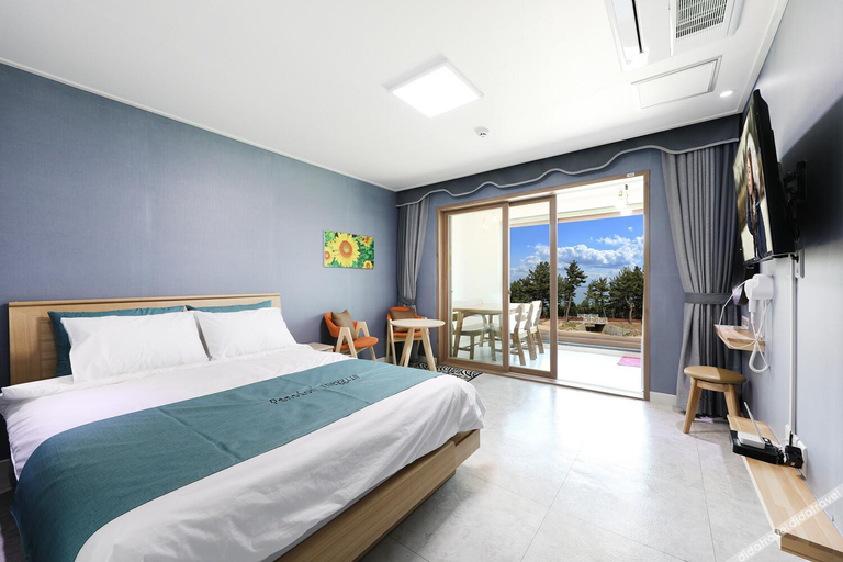 Bedroom 2, Samcheok the attraction pension, Samcheok