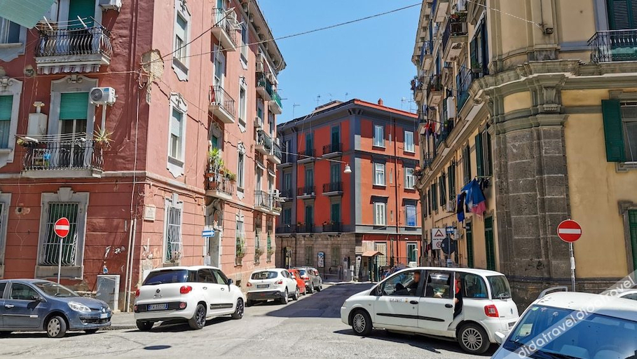 Others 5, Soave Rooms, Napoli
