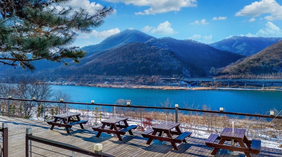 Exterior & Views 2, Gapyeong Rowa River View Pension, Gapyeong