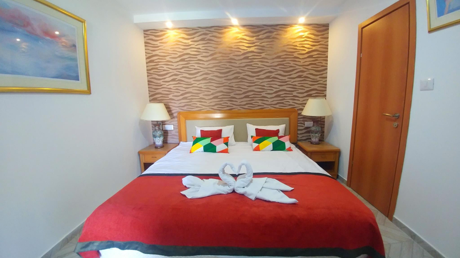 Others 5, City Suites
